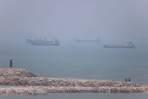 کپلر: روز شنبه تنها یک شناور از سواحل عمان در تنگه هرمز عبور کرد