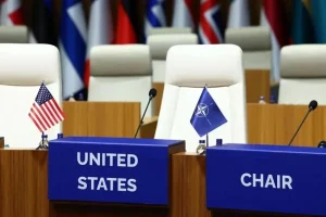 بلومبرگ: ناتو لغو اجلاس ۲۰۲۷ را برای ممانعت از تنش با ترامپ بررسی می‌کند
