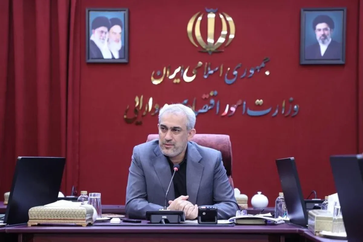 اولویت مناطق آزاد، جذب سرمایه‌گذاری داخلی و خارجی باشد/ تشکیل شورای راهبری مناطق آزاد