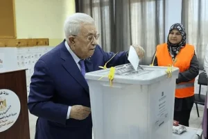 دستور عباس برای برگزاری انتخابات در فلسطین پس از ۲۰ سال