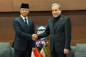 دیدار عراقچی و وزیر خارجه اندونزی در مشهد