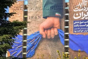 تاکر کارلسون: آمریکا مجبور به امتیاز دادن و پذیرش برتری ایران است