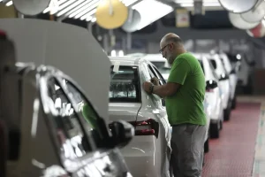 «خپارس» از شاخص صنعت خودرو پیشی گرفت؛ بازدهی ۵۹ درصدی سهام پارس‌خودرو