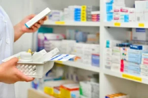 اصلاح نشدن پوشش بیمه‌ها، هزینه درمان را بر دوش بیمار می‌گذارد
