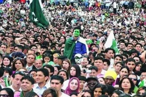 بمب ساعتی جمعیت؛ پاکستان مهار بحران را به ارتش سپرد