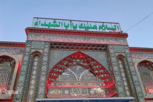 درهای حرم مطهر حضرت اباعبدالله الحسین (ع) بسته شد