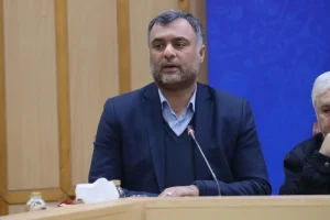 محدودیت تردد خودروهای مناطق آزاد ناشی از کارشکنی خودروسازان داخلی است