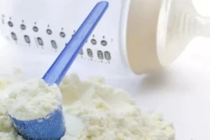 مشکلی در تولید و تامین شیرخشک نوزاد نداریم