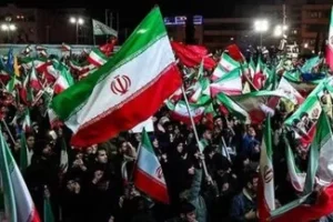 روزنامه جوان: تجمعات خیابانی نباید به رقابت‌های جناحی تبدیل شود