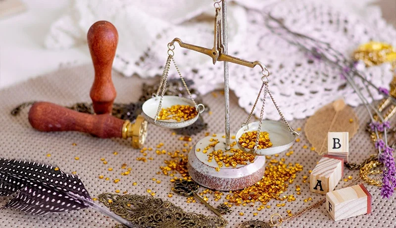 یک گردنبند طلا چند گرم است؟