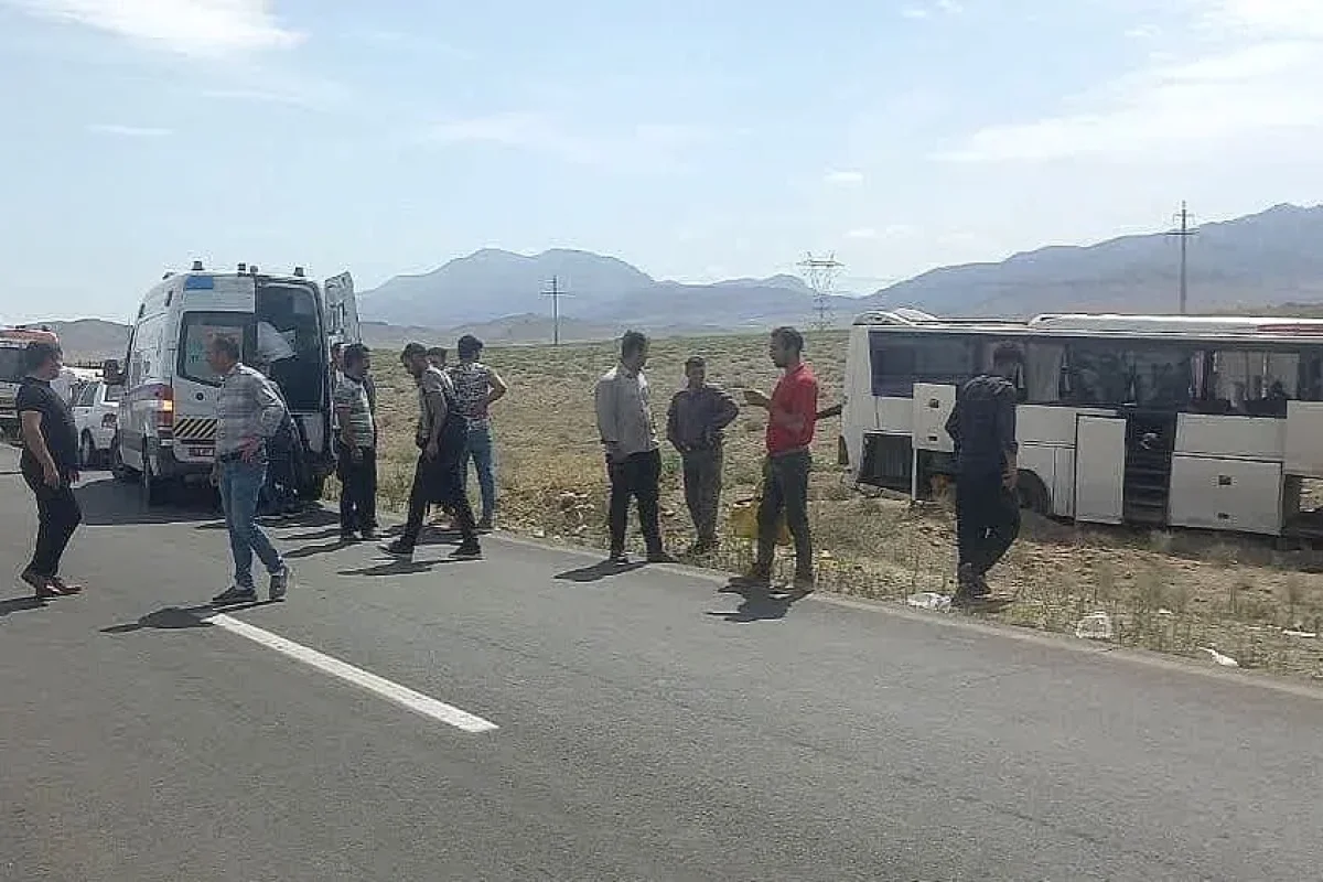 تصادف اتوبوس در محور بجنورد-آشخانه ۱۱ مصدوم برجا گذاشت