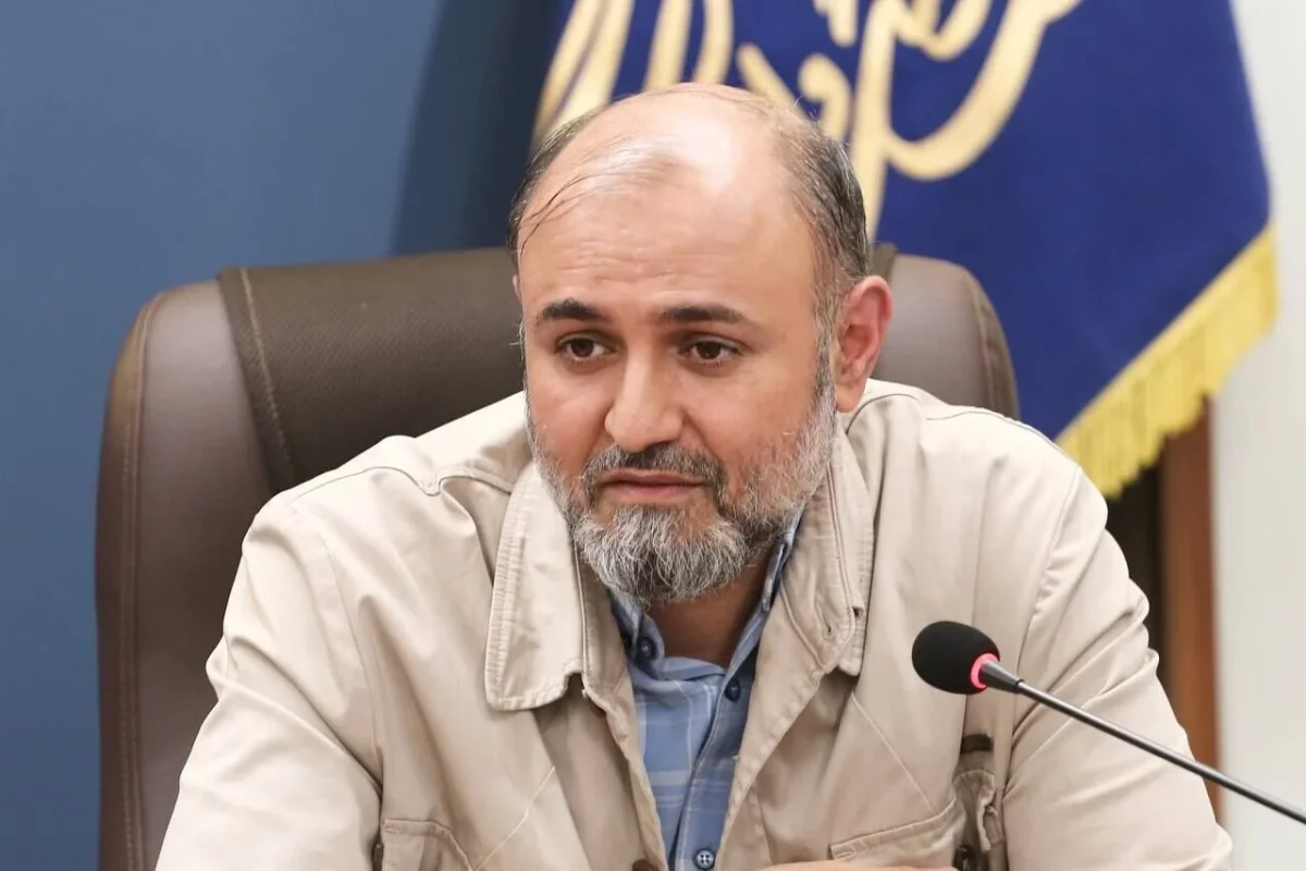 حمله روزنامه اصولگرا به برادر داماد شهید رئیسی: این آدم سوپرانقلابی صراحتا می‌گوید کاری به رهبری ندارم