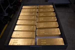 طلای جهانی افزایشی ماند