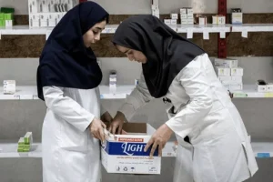 بدهی ۶۰ همتی بیمه‌ها، دارو را از دست بیماران درآورد