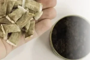 روزنامه خراسان: شیوع مصرف ناس در نوجوانان خیلی خطرناک است