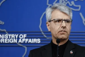 بقائی: مذاکرات ایران و عمان درباره تنگه هرمز ادامه دارد