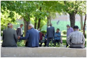 «معیشت حقوق‌بگیران» قربانی کسری بودجه نشود/ بازنشستگان در انتظار ترمیم حقوق