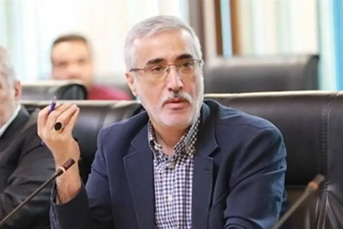 رییس سازمان غذا و دارو:  ممنوعیت تبلیغات مستقیم دارو برای عموم همچنان پابرجاست