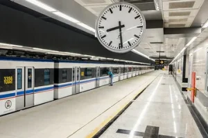 روزنامه اطلاعات: رایگان شدن مترو و BRT اقدام تبلیعاتی شهرداری تهران است