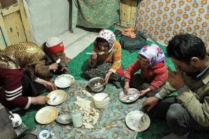 قیمت «یک شانه تخم‌مرغ» بیشتر از دستمزد روزانه کارگر است / یخچال‌ خانه‌های مزدبگیران خالی‌ست