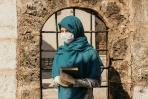 الجزیره: مدارس جمهوری آذربایجان از ورود دانش‌آموزان و معلمان محجبه به کلاس‌های درس جلوگیری کردند