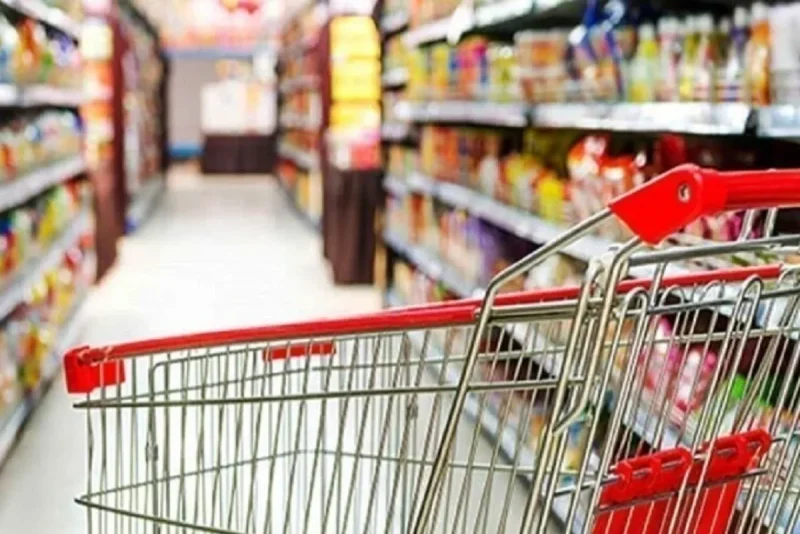 توزیع اقلام اساسی به وفور در حال انجام است