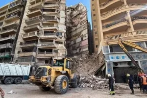 روزنامه اعتماد: بعضی سازمانها و نهادها، هم بودجه دارند، هم ساختمان و تشکیلات دارند، هم مصوبه دارند اما مرده‌اند چون به درد مردم نمی‌خورند