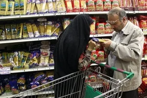 سفره‌های خالی کارگران، معلمان و پرستاران / وقتی «حقوق خوب» فقط ۱۴۸ دلار است!