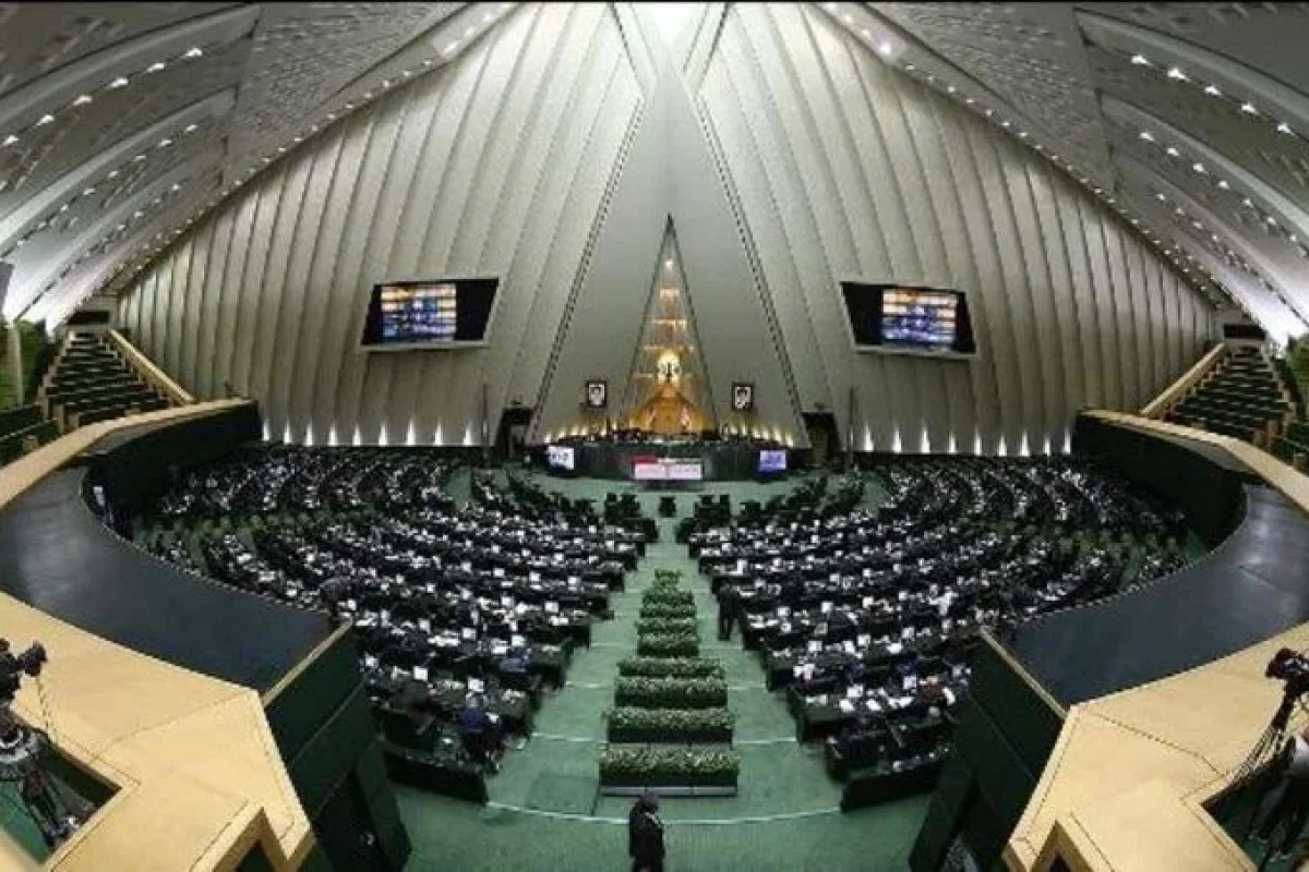 بازگشت نمایندگان به صحن علنی مجلس